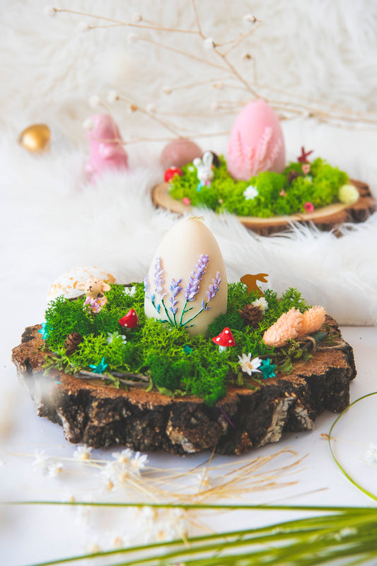 Aranjament rotund cu licheni si lumanare ou pictata manual