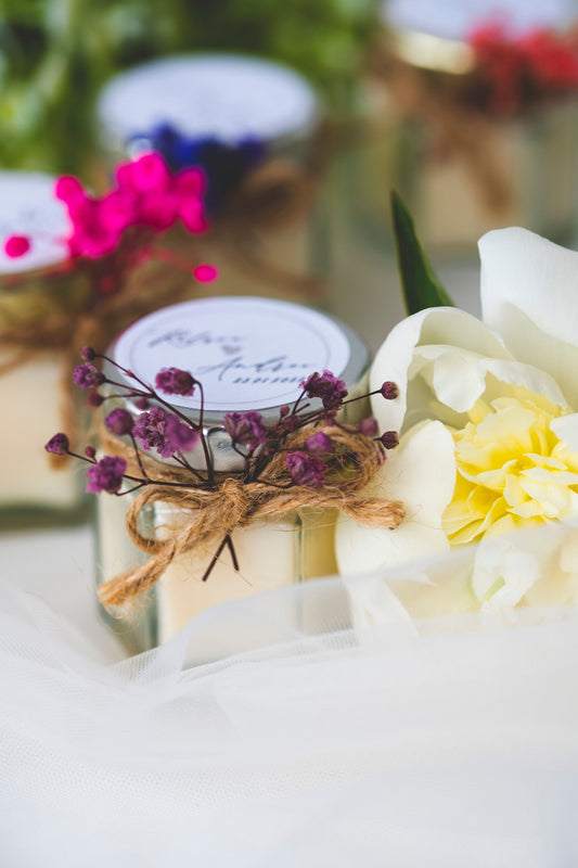 Marturii botez personalizate - lumanare parfumata in borcanel cu floricele mov