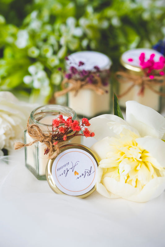 Marturii botez personalizate - lumanare parfumata in borcanel cu floricele portocalii