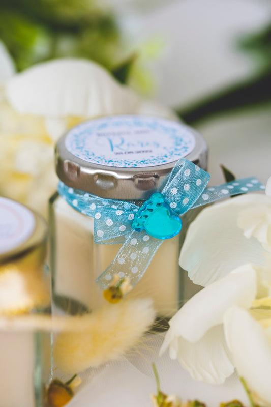Marturii botez personalizate - lumanare parfumata in borcanel cu fundita albastra