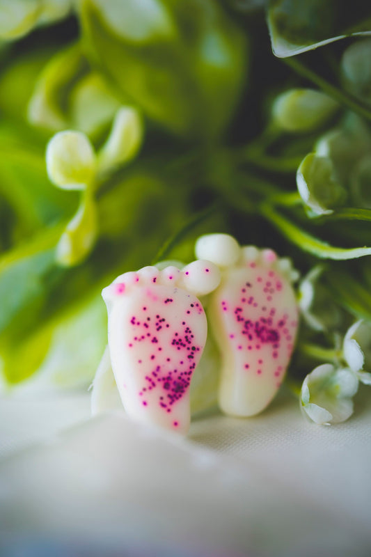 Marturii botez personalizate  - picioruse de ceara parfumata cu sclipici roz