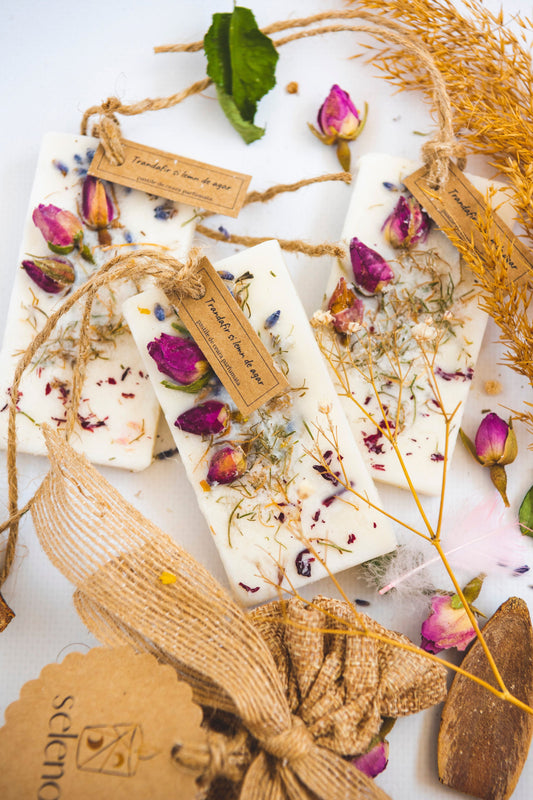 Velvet rose and oud - Ceara parfumata aromaterapie